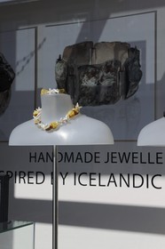 Islande, Reykjavik, vitrine d'une bijouterie dans la principale rue commerçante Laugavegur