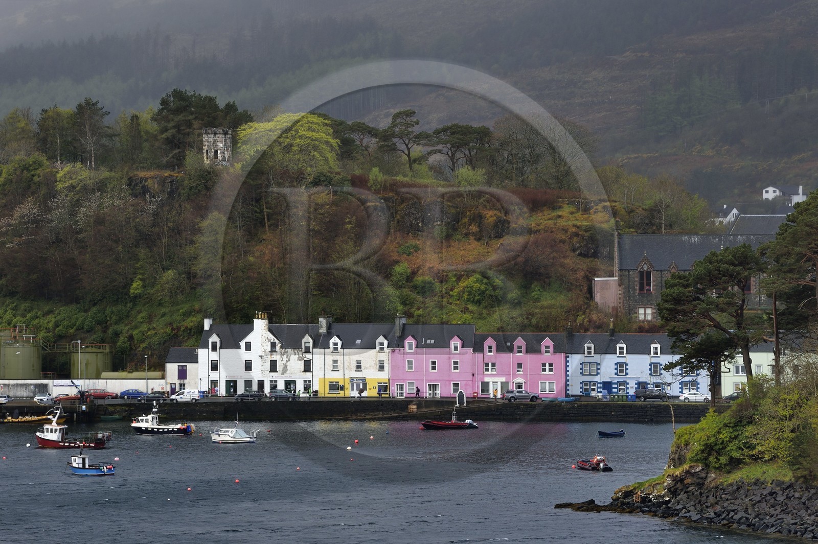 Royaume-Uni, Ecosse, région des Highlands, les Hébrides, Ile de Skye, le port de pêche de Portree