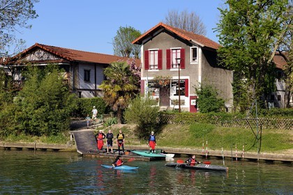 France, Val-de-Marne (94), les bords de Marne, Joinville-le-Pont, Club de canoë-kayak Joinville Eau Vive sur l'Ile Fanac