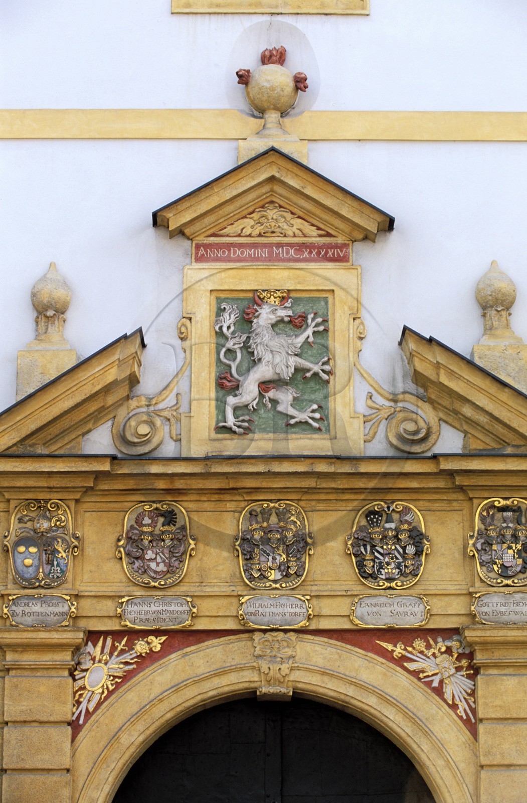 Autriche, Styrie, Graz, centre historique classé Patrimoine Mondial de l'UNESCO, l'Arsenal (Zeughaus) de 1642, portail principal sur la Herrengasse