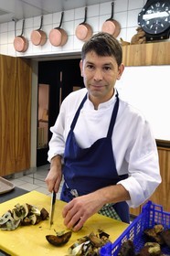 France, Haute-Loire (43), Saint-Bonnet-le-Froid, Restaurant 3 étoiles Régis et Jacques Marcon, le chef cuisinier Jacques Marcon
