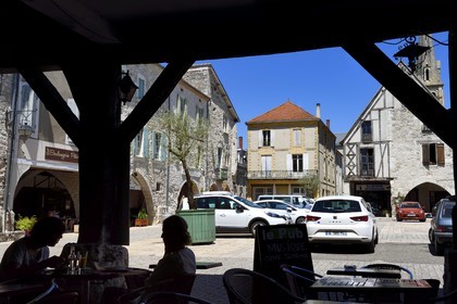 France, Dordogne (24), Perigord Pourpre, Bastide de Eymet, la place centrale (place Gambetta) et ses arcades