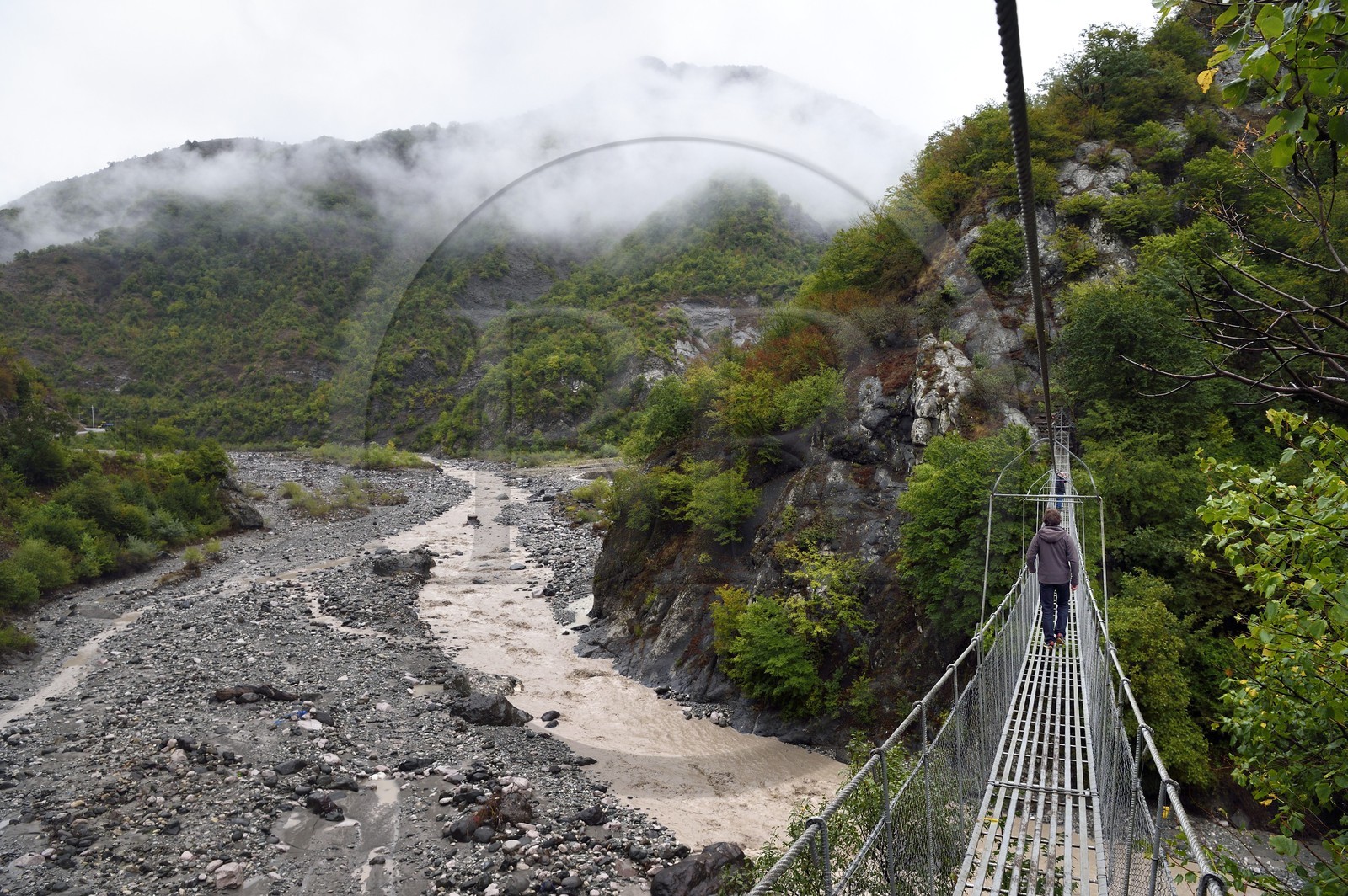 Azerbaïdjan, région de Ismailli, pont suspendu sur les gorges de la rivière Girdimanchai