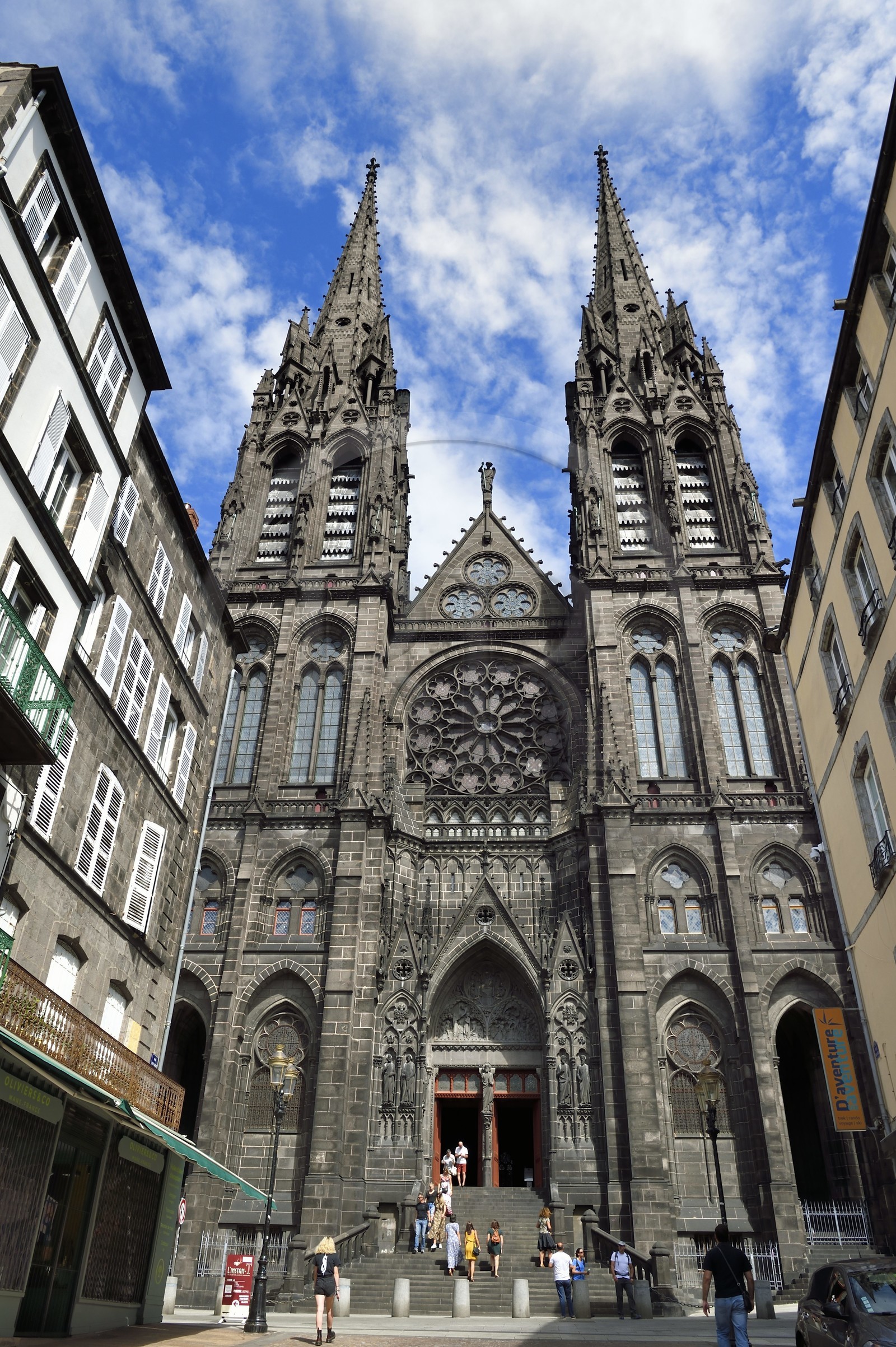 France, Puy-de-Dôme (63), Clermont-Ferrand, rue des Gras menant à la cathédrale Notre-Dame-de-l'Assomption