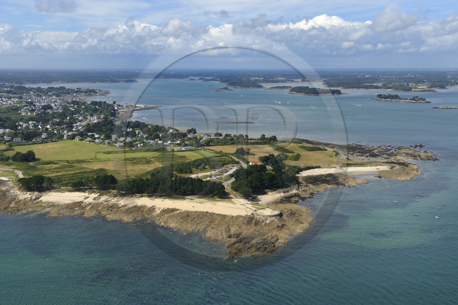 France, Morbihan (56), Pointe de Kerpenhir à l'entrée du Golfe du Morbihan (vue aérienne)