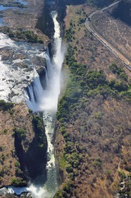 Zimbabwe, province de Matabeleland septentrional, fleuve Zambèze, les Chutes Victoria, classées Patrimoine Mondial de l'UNESCO (vue aérienne)