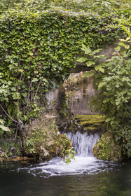 France, Gard (30), Uzès, une des sources de la Fontaine d'Eure approvisionnant l'aqueduc de plus de 52 km de longueur qui amenait l'eau d'Uzès jusqu'à Nimes