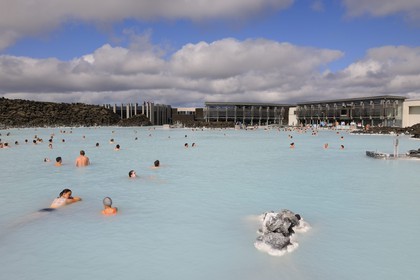 Islande, Grindavik, baignade au Blue Lagoon (Usine géothermique)