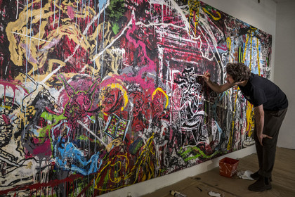 France, Alpes-Maritimes (06), Cannes, l'artiste Orsten Groom lors de son exposition au Suquet des Artistes en 2022