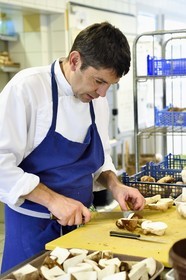 France, Haute-Loire (43), Saint-Bonnet-le-Froid, Restaurant 3 étoiles Régis et Jacques Marcon, le chef cuisinier Jacques Marcon