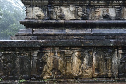 Sri Lanka, province du Centre-Nord, Polonnaruwa, l'ancienne capital du pays (XIe au XIIIe siècle) est classée au Patrimoine Mondial de l'UNESCO, Chambre du Conseil (Raja Sabahawa) datant du XIIe siècle