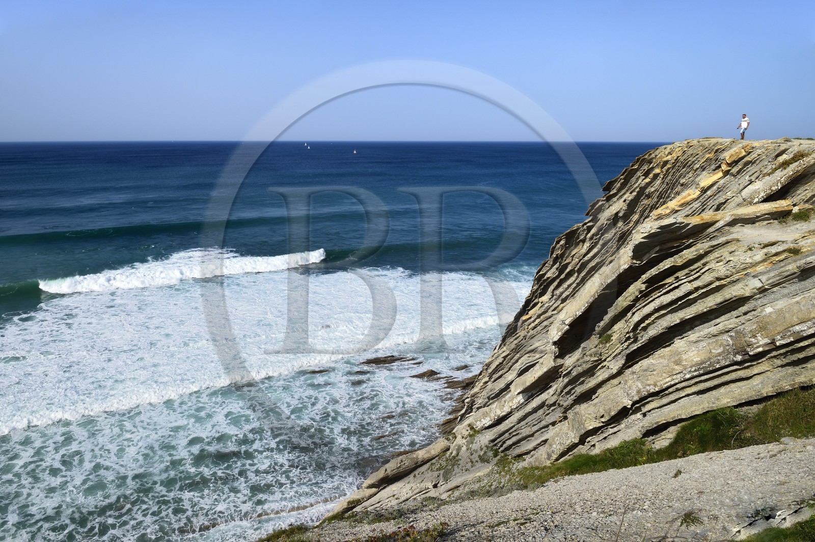 France, Pyrénées-Atlantiques (64), Pays-Basque, la Corniche Basque, Urrugne, la côte Atlantique vers Socoa, falaises de flysch France, Pyrenees Atlantiques, Basque Country coast, the Basque Corniche, Urrugne, the Atlantic coast towards Socoa, flysch cliffs