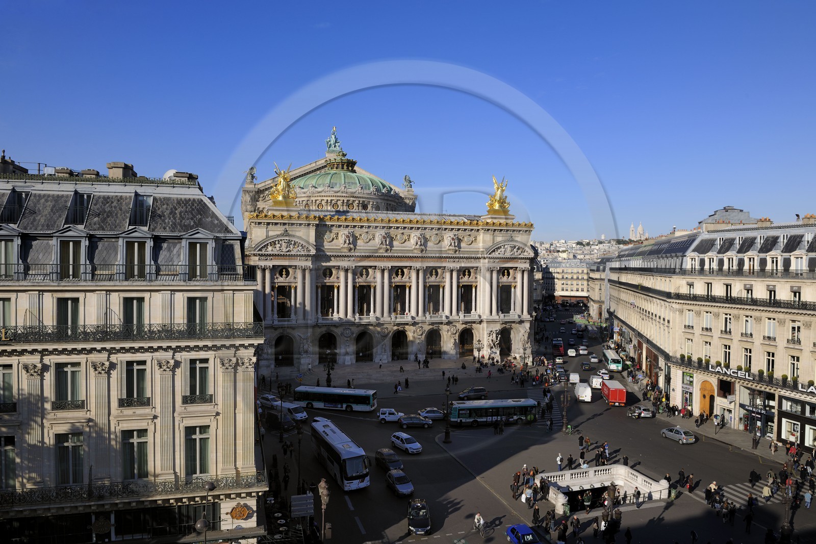 France, Paris (75), place de l'Opéra et façades haussmanniennes
