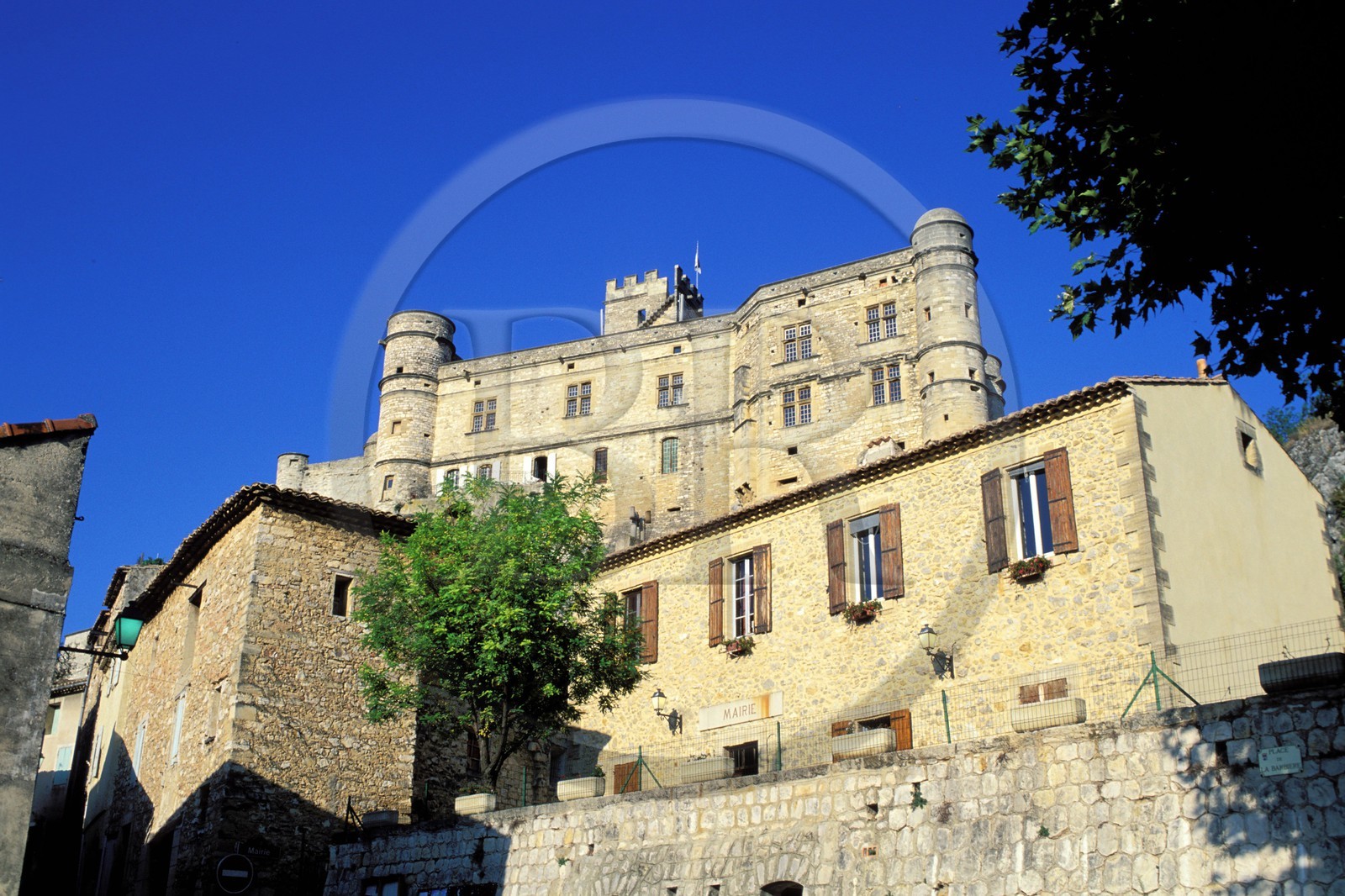 France, Vaucluse (84), Le Barroux, le château fort du 15Ième siècle (Comtat Venaissin)