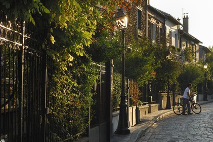 France, Paris 20ème (75), La campagne à Paris, maisons avec jardins au cœur de la ville
