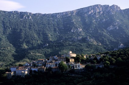 France, Aude (11), village de Duilhac-sous-Peyrepertuse