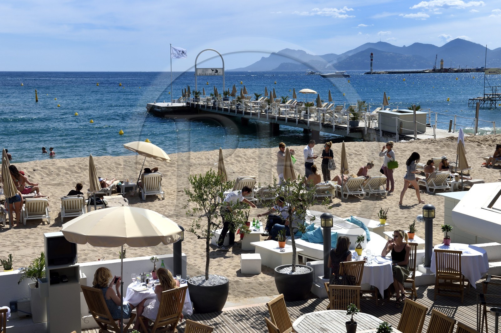 France, Alpes-Maritimes (06), Cannes, plage de la Croisette (Baoli beach)