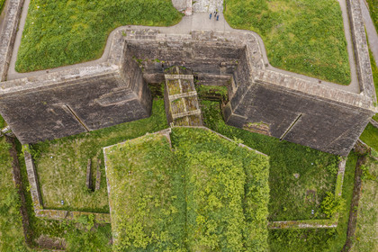 France, Moselle (57), Parc régional des Vosges du nord, Bitche, la citadelle fortifiée par Vauban (vue aérienne)