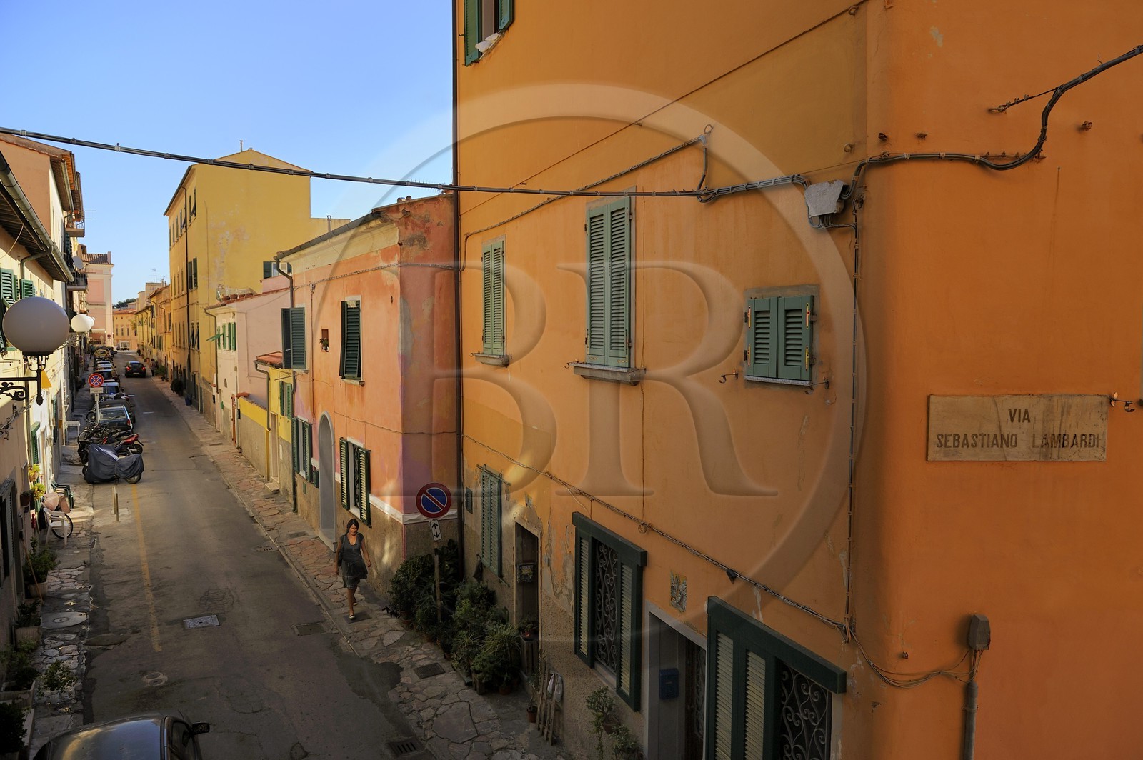 Italie, Toscane, l’Ile d’Elbe, Portoferraio, une rue de la vieille ville