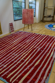 France, Hérault (34), Lodève, Manufacture de la Savonnerie unique annexe de la Manufacture Nationale de tapis de la Savonnerie des Gobelins, Tapis velours dessiné par Marie-Claude Bugeaud, Plié-Déplié (2016) collections du Mobilier National