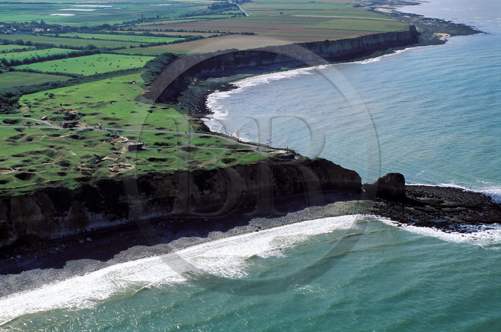 France, Calvados (14), la Pointe du Hoc et des trous d'obus du débarquement de la seconde guerre mondiale, (vue aérienne)