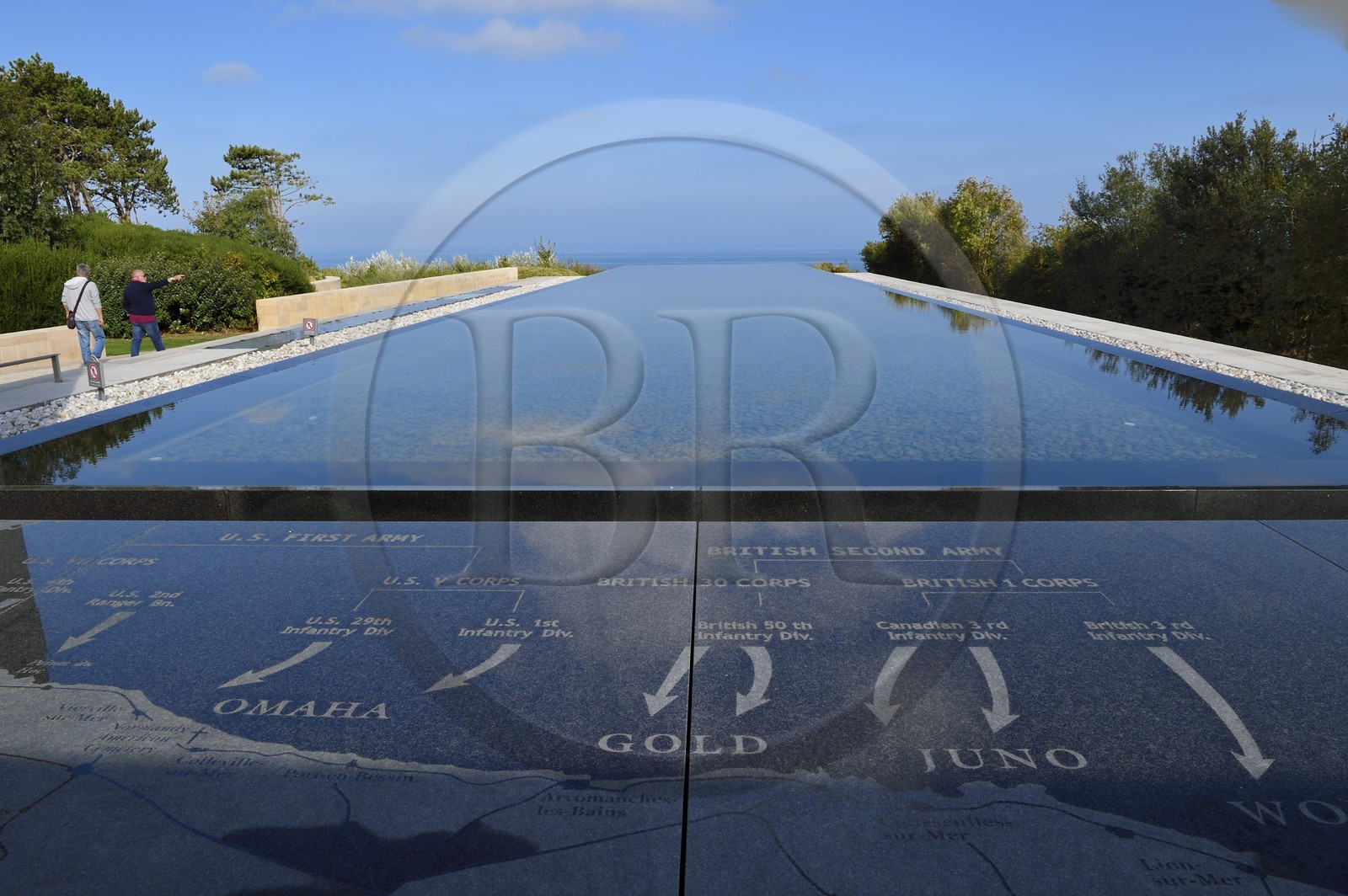 France, Calvados (14), Colleville-sur-Mer, plage du débarquement de Omaha Beach, bassin à l'entrée du cimetière américain