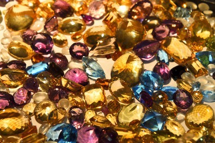 Sri Lanka, Province de Sabaragamuwa, Ratnapura, Jem Bank, pierres semi-précieuses (Saphir, rubis, turquoise, topaze, améthyste, grenat ...)