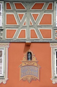 France, Haut-Rhin (68), Colmar, détail de façade place de l'Ancienne Douane