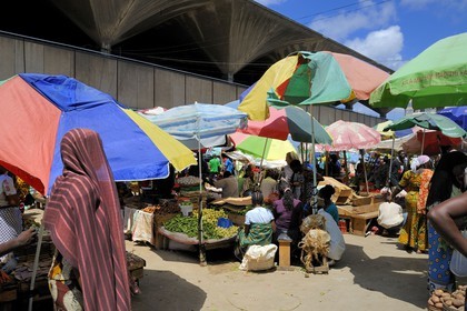 Tanzanie, Dar es-Salaam, le grand marché central de Kariakoo