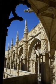 Portugal, Lisbonne, Bélem, Monastere des Hiéronymites (Mosteiro dos Jerónimos), classé Patrimoine Mondial de l'UNESCO, le cloitre, détail des arcades