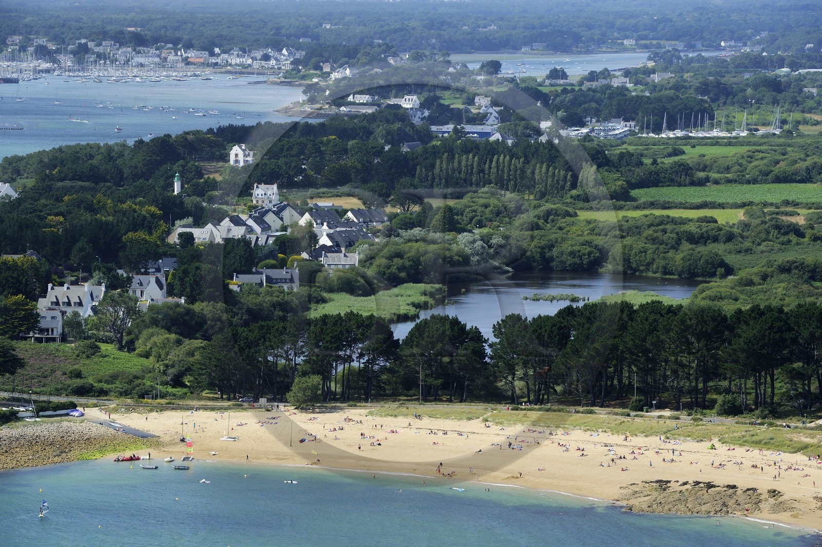 France, Morbihan (56), baie de Quiberon, plage de Kerarno à l'embouchure de la rivière Crach (vue aérienne)