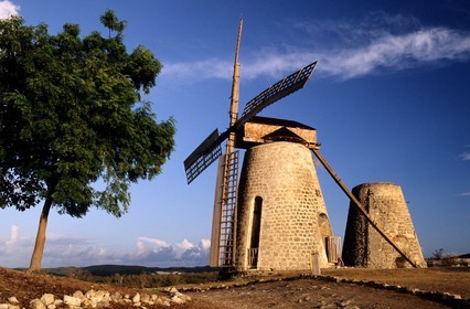 Caraïbes, Antigua et Barbuda, île d'Antigua, ancienne plantation de canne à sucre, le moulin Betty Hope