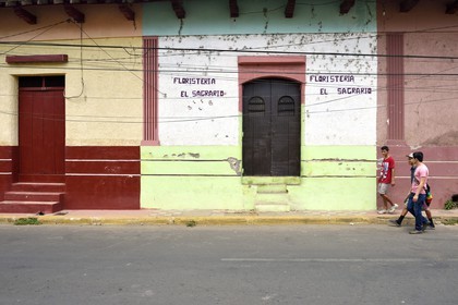 Nicaragua, Leon, maisons colorées à l'architecture coloniale dans le centre historique