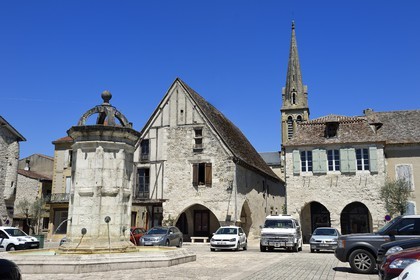 France, Dordogne (24), Perigord Pourpre, Bastide de Eymet, la place centrale (place Gambetta) et , l'église Notre-Dame-de-l'Assomption en arrière plan