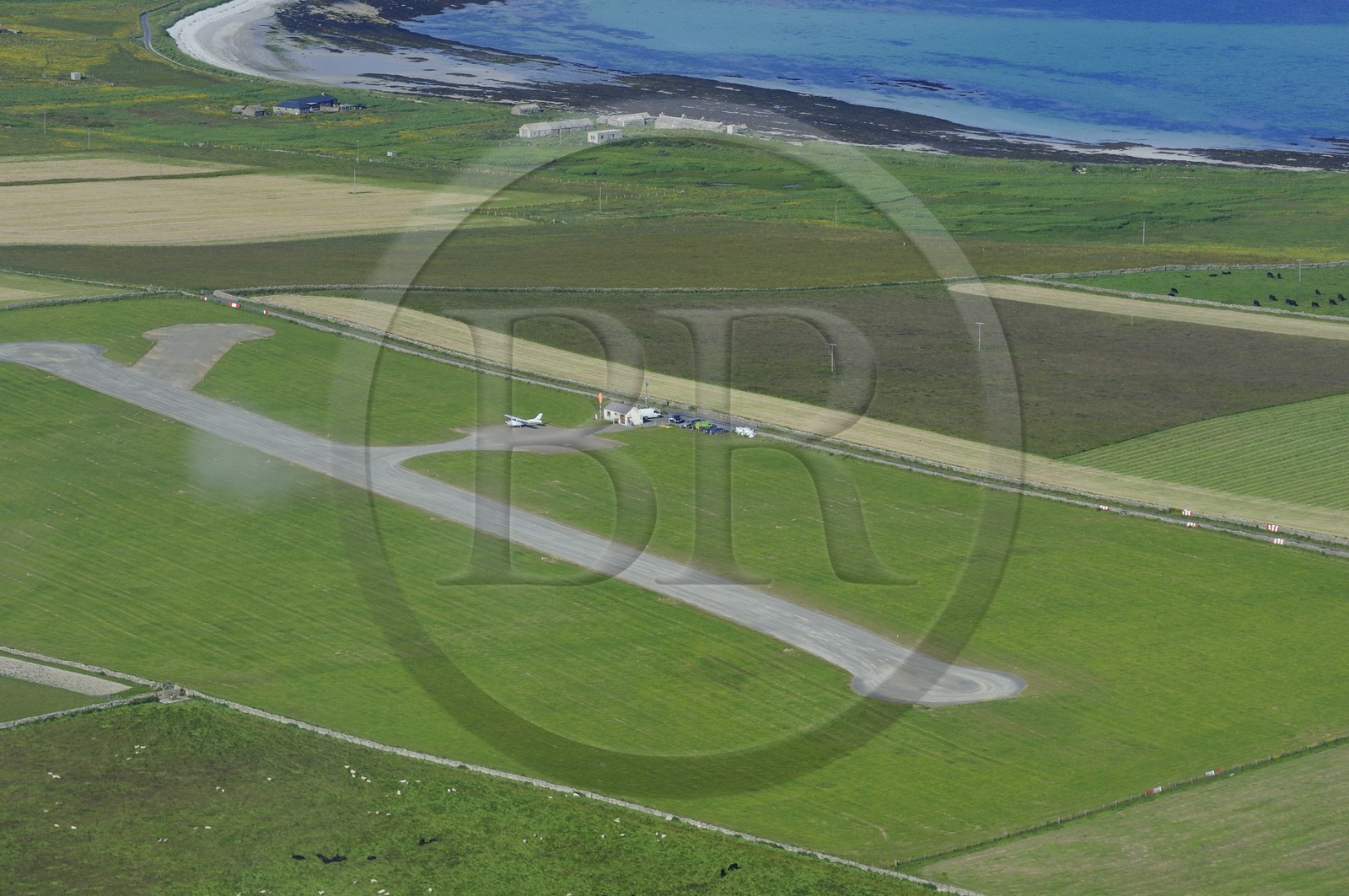 Royaume-Uni, Ecosse, Iles Orcades, Ile de Papa Westray, aerodrome(vue aérienne)