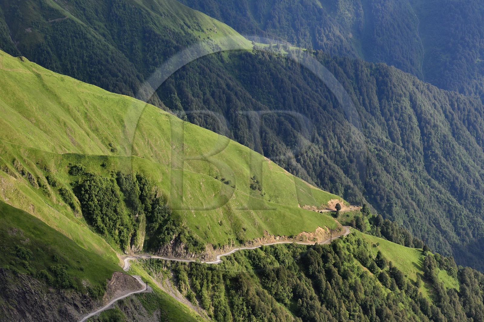 Géorgie, Kakheti, region de Touchétie, la très spectaculaire piste qui relie Telavi à Omalo en passant par le Col d'Abano à 2826 mètres