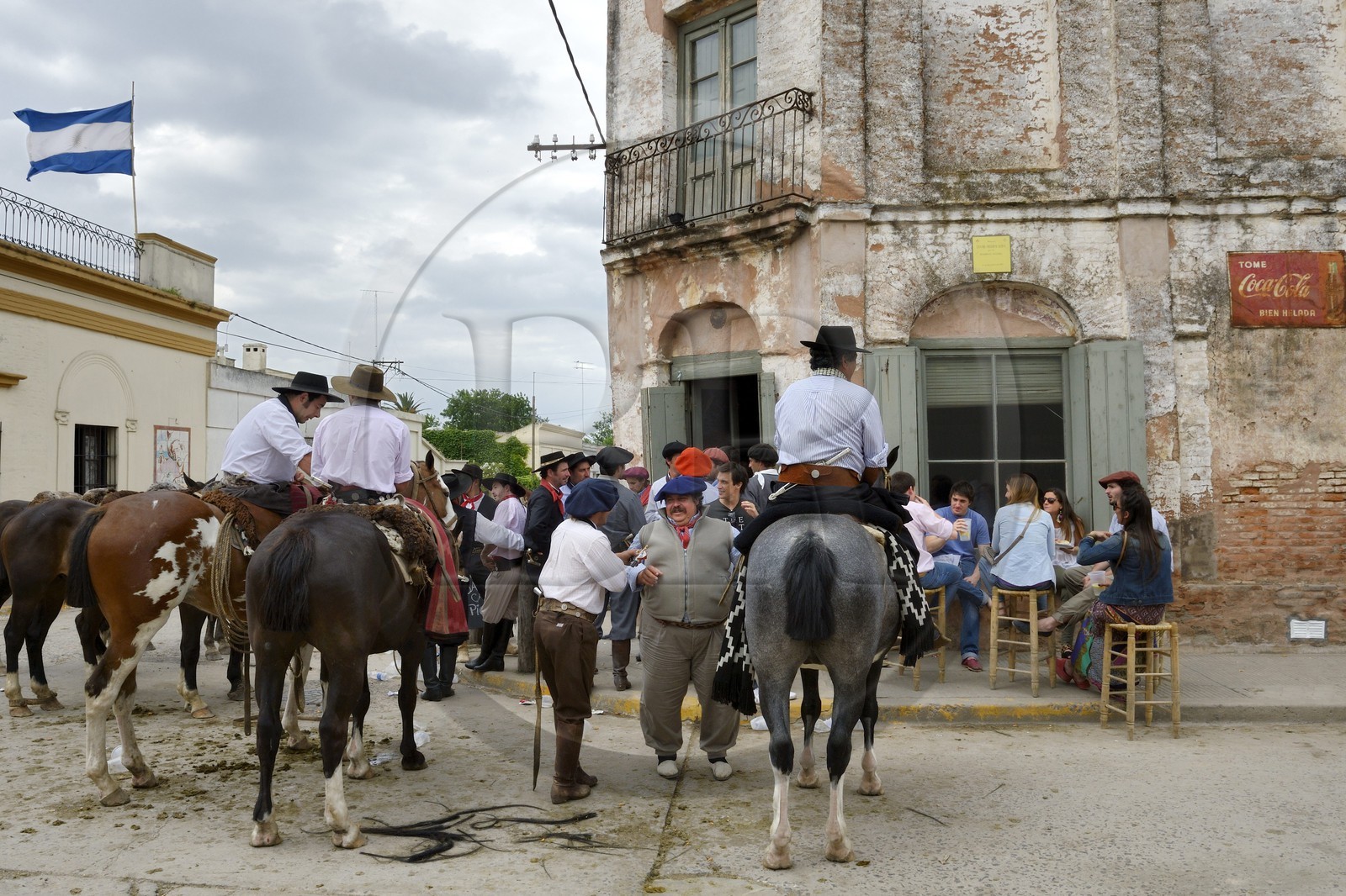 Argentine, province de Buenos Aires, San Antonio de Areco, fête du Jour de la Tradition (Dia de la Tradicion), la pulpería El Boliche de Bessonart, café traditionnel des gauchos