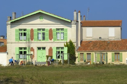 France, Charente-Maritime (17), Ile d'Aix, le bourg, place Austerlitz