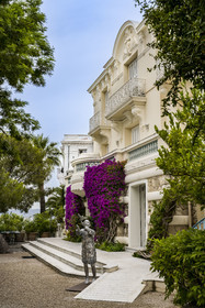 France, Alpes-Maritimes (06), Cap d'Ail, la villa Belle Epoque Les Camélias héberge un musée consacré à l'histoire de Cap d'Ail et au peintre basque Ramiro Arrue