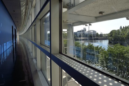 France, Bas-Rhin (67), Strasbourg, quartier européen, le Parlement européen, batiment Louise-Weiss, le batiment de la Cour européenne des droits de l'homme en arrière plan