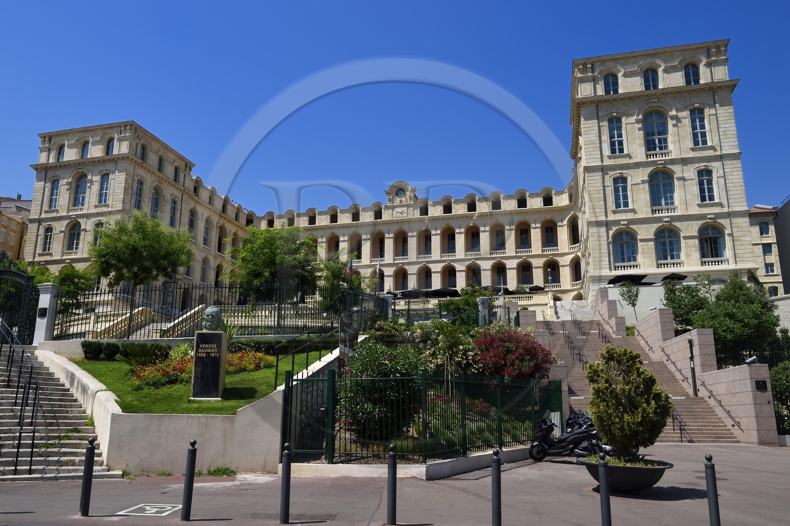 France, Bouches-du-Rhône (13), Marseille, quartier du Panier, l'hôtel Intercontinental et ancien hôtel Dieu (XVIe siècle)