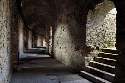 France, Var (83), Fréjus, Forum Julii, amphithéatre et arènes du Ier siècle, galerie du rez-de-chaussée