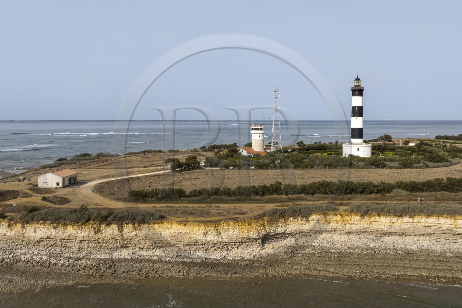France, Charente-Maritime (17), Ile d'Oléron, Saint-Denis-d'Oléron, le phare de Chassiron (vue aérienne)