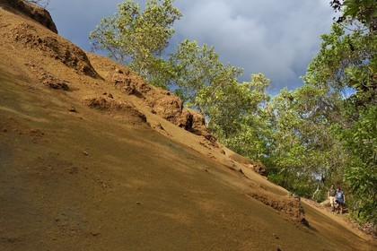 France, Ile de Mayotte, Grande-Terre, Mbouini, les Padzas de Dapani, zones déforestées, ravinées avec des sols rougeatres