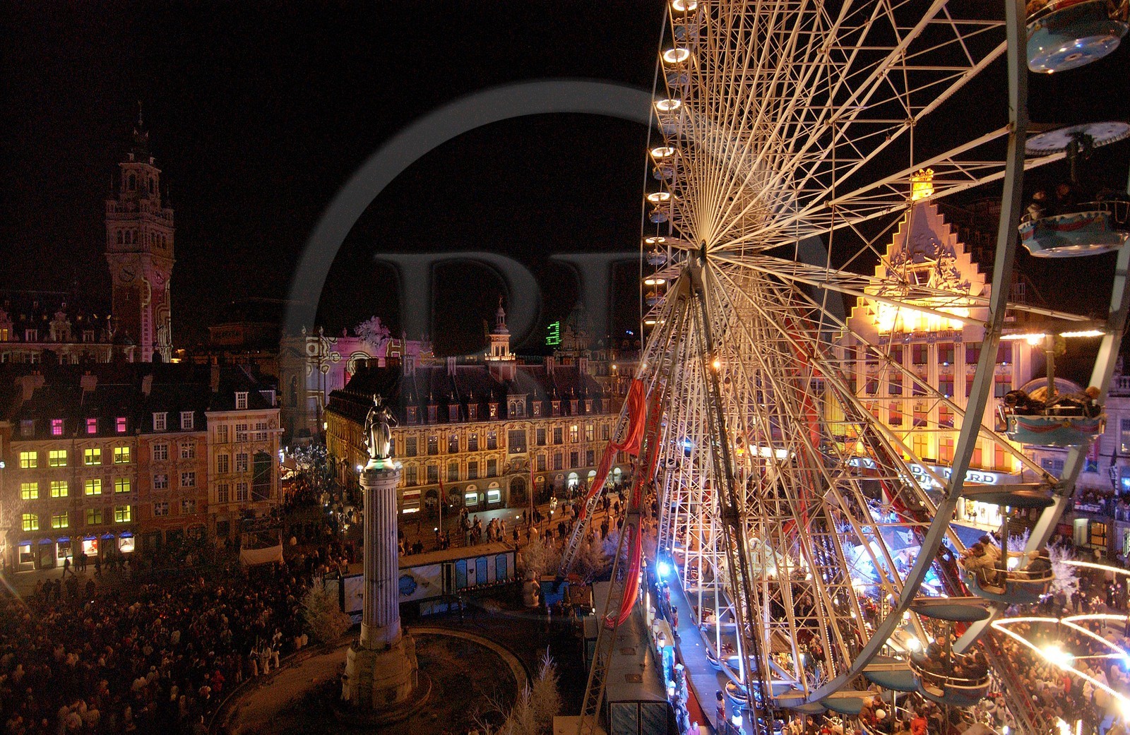 France, Nord (59), Lille, comme tous les Noël, la grande roue est sur la Grand' Place (place Charles de Gaulle)