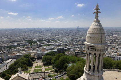 France, Paris (75), Montmartre, vue de Paris depuis la basilique du Sacré-Cœur de l'architecte Paul Abadie achevée en 1914