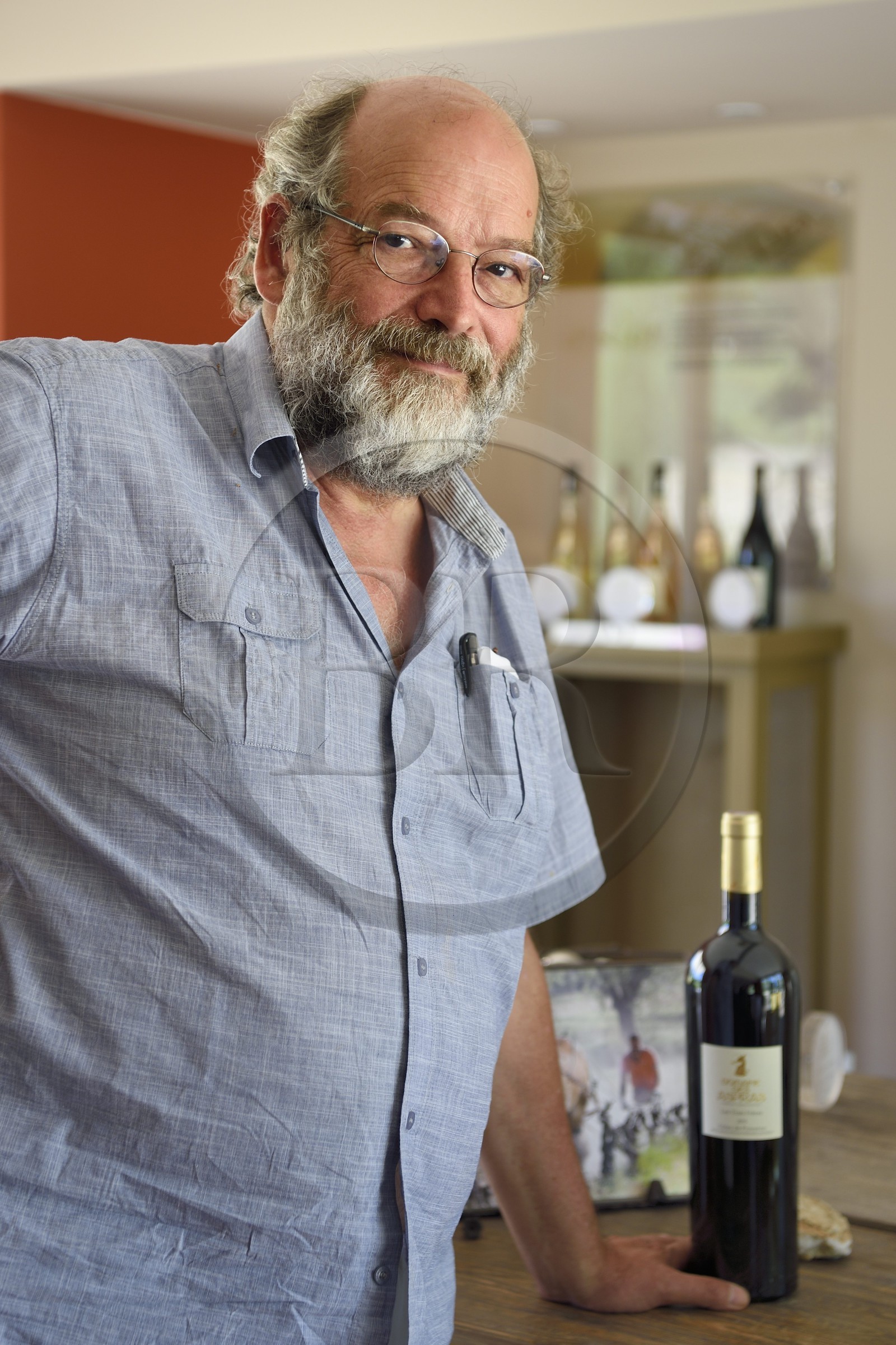 France, Var (83), Provence Verte, Correns, 1er village bio de France, le viticulteur et maire Michael Latz