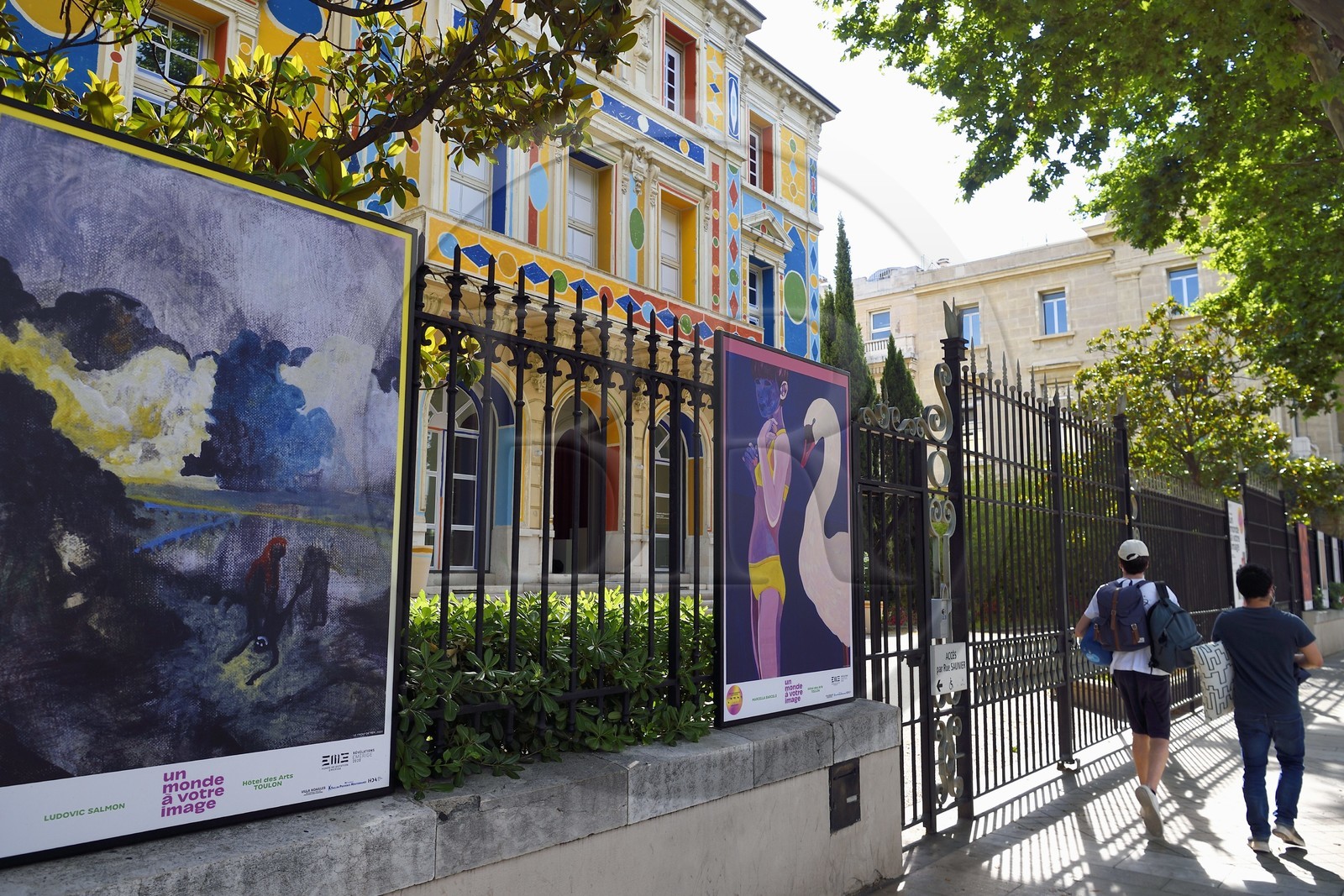 France, Var (83), Toulon, Centre d'Art de l'Hotel des Arts, décors peints sur facade par l'artiste Alexandre Benjamin Navet
