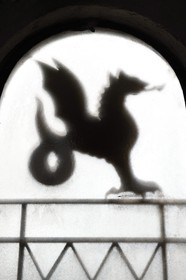 France, Var (83), Draguignan, le dragon symbole de la ville à l'Hotel de Ville