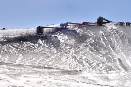 Norvège, Svalbard, Spitzberg, vallée de Adventdalen vers Longyearbyen, la mine de charbon n°7, la seule encore en exploitation
